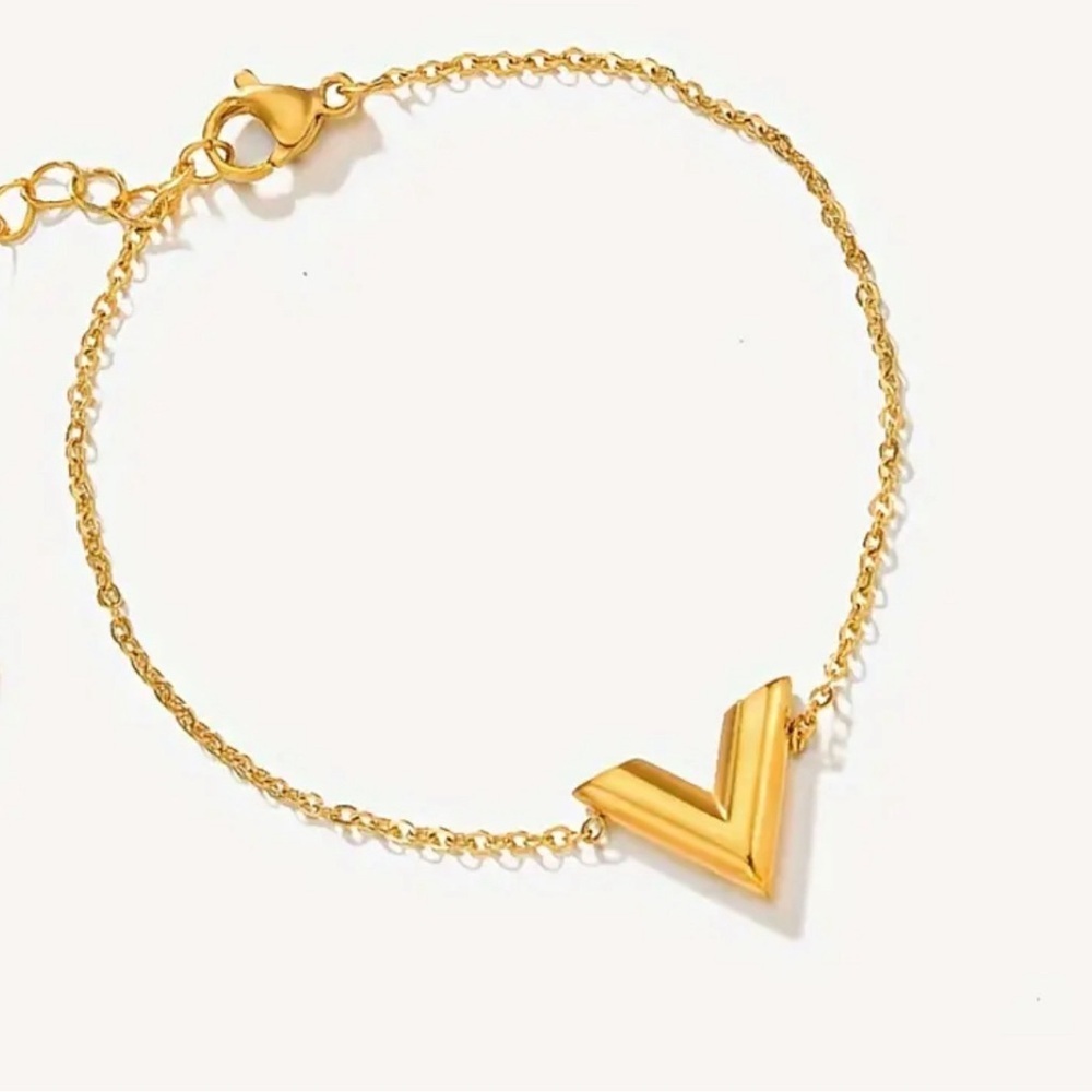 V design bracelet